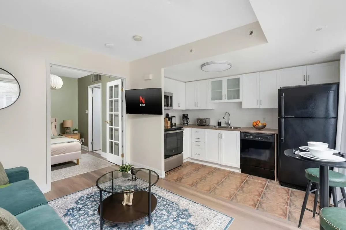 All Inclusive Townhome Apartment In Amazing Location contacts